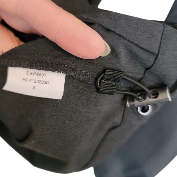 Vuori Outdoor Trainer Shell Jacket in Black Heather - Picture 8 of 11